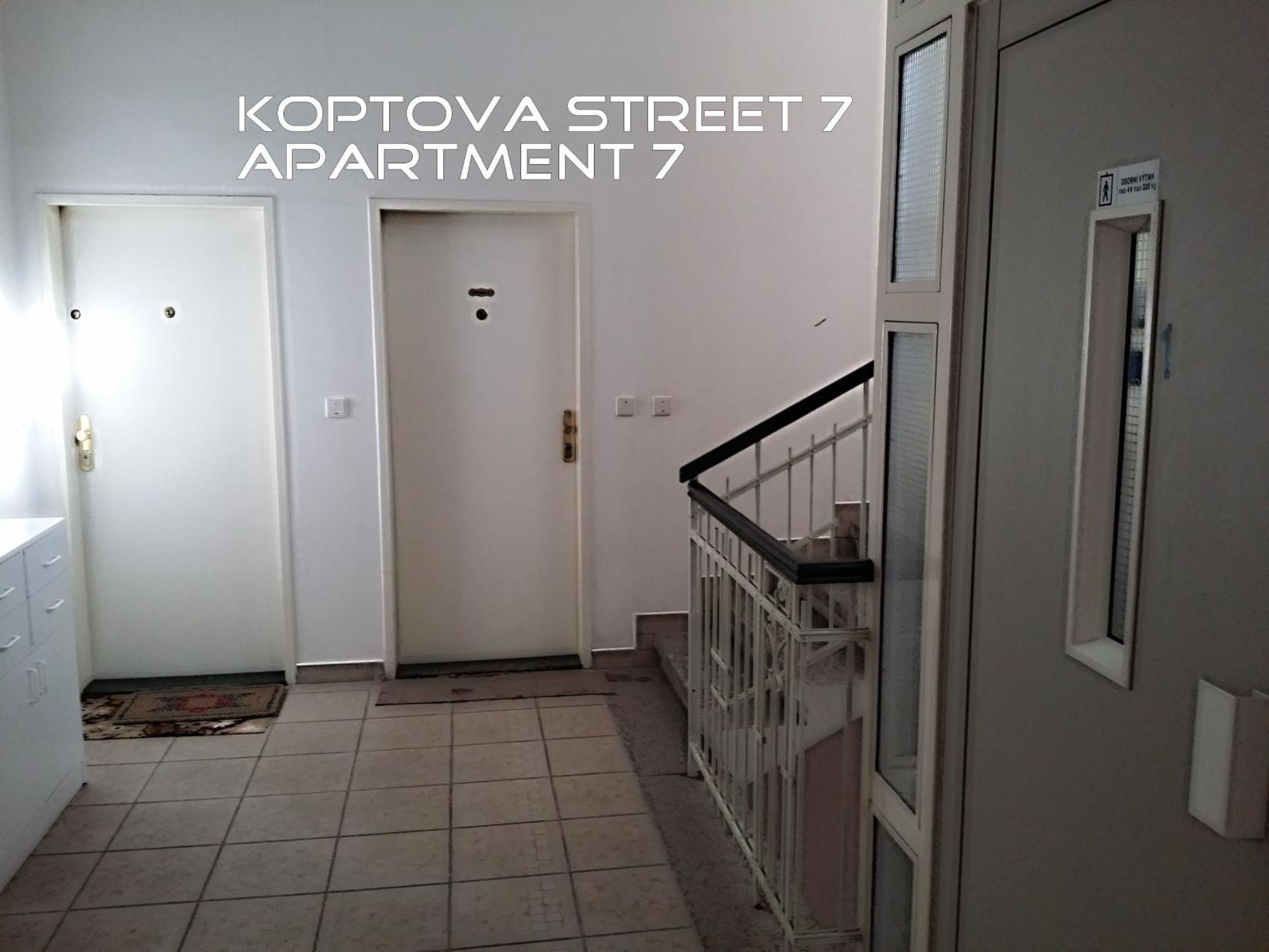 קרלובי וארי Holiday Apartments מראה חיצוני תמונה